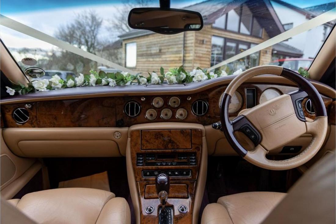 Bentley Arnage, additional view
